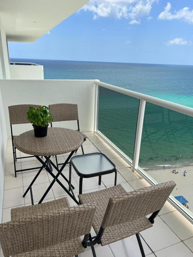 הוליווד Penthouse Beach Front 1St Line, 2 Bedroom 2 Ba, New Decoration & Furnitures, Unobstructed View Of The Beautiful Atlantic, Free Parking מראה חיצוני תמונה