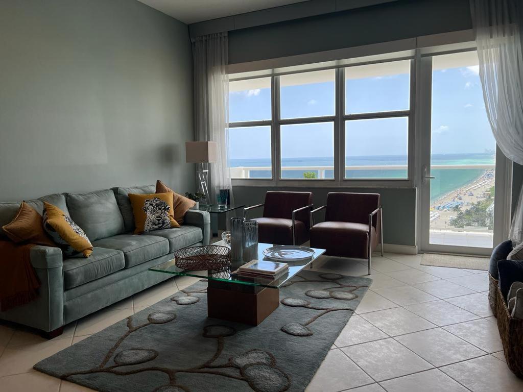 הוליווד Penthouse Beach Front 1St Line, 2 Bedroom 2 Ba, New Decoration & Furnitures, Unobstructed View Of The Beautiful Atlantic, Free Parking מראה חיצוני תמונה